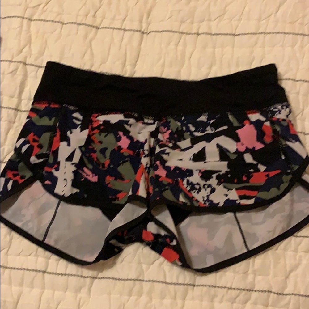 Lulu shorts. 2.5 inseam